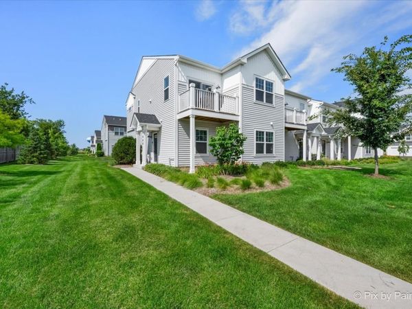 466 Comstock Road , South Elgin, IL 60177