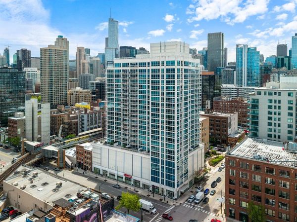 757 N Orleans Street , Unit 605, Chicago, IL 60654