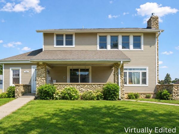 125 E 3rd Street, Monticello, IA 52310