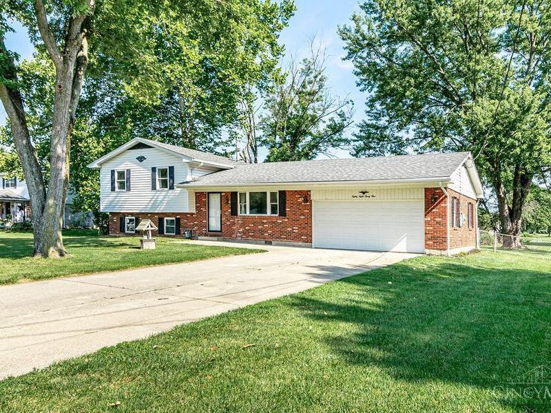 8831 Twincreek Drive, Franklin Township, OH 45005 Photo 3