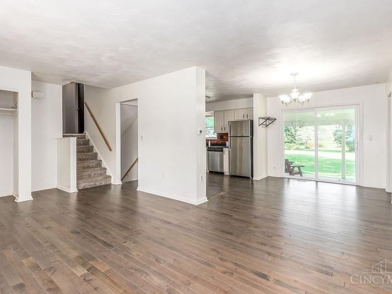8831 Twincreek Drive, Franklin Township, OH 45005 Photo 6