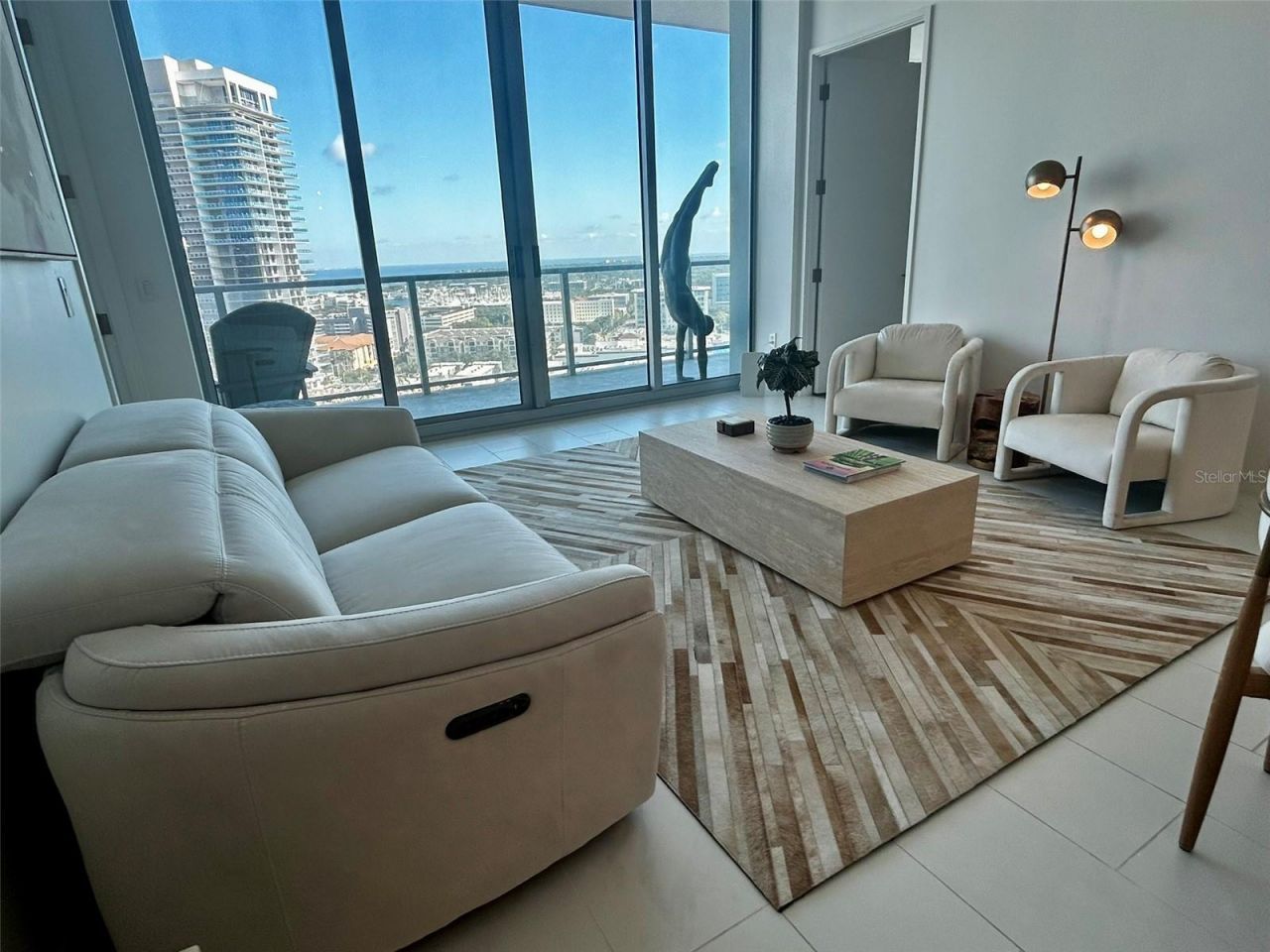 400 Central Avenue , Unit 1904, Saint Petersburg, FL 33701 Photo