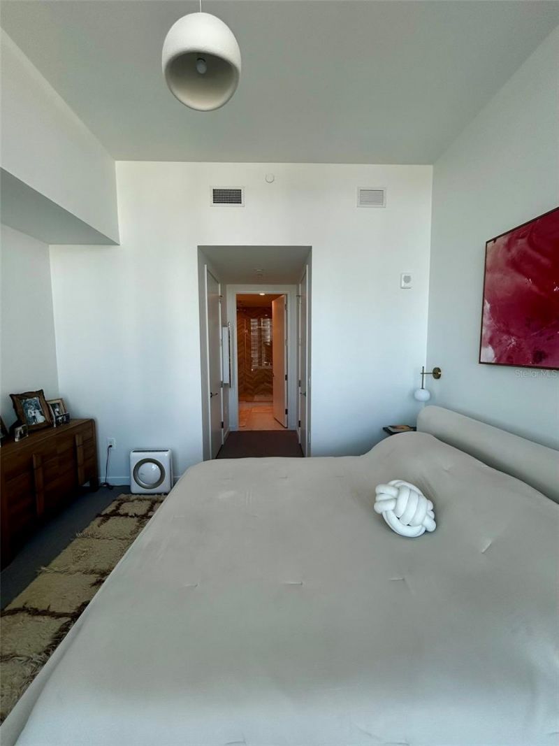 400 Central Avenue , Unit 1904, Saint Petersburg, FL 33701 Photo