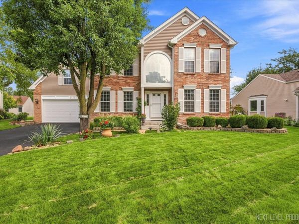 2513 Briarwood Court, Aurora, IL 60506