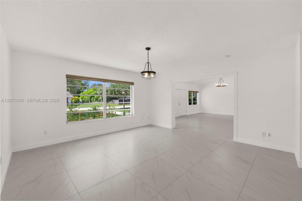 8261 SW 142nd St , Palmetto Bay, FL 33158 Photo