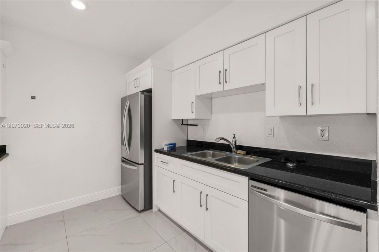 8261 SW 142nd St , Palmetto Bay, FL 33158 Photo
