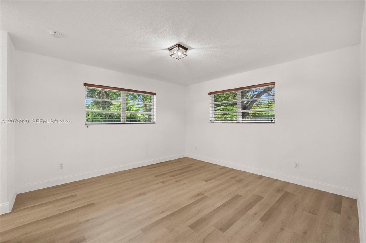 8261 SW 142nd St , Palmetto Bay, FL 33158 Photo