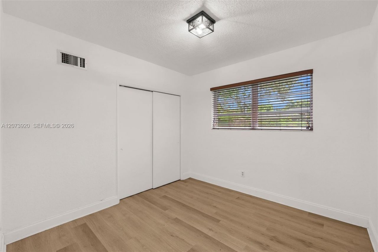 8261 SW 142nd St , Palmetto Bay, FL 33158 Photo