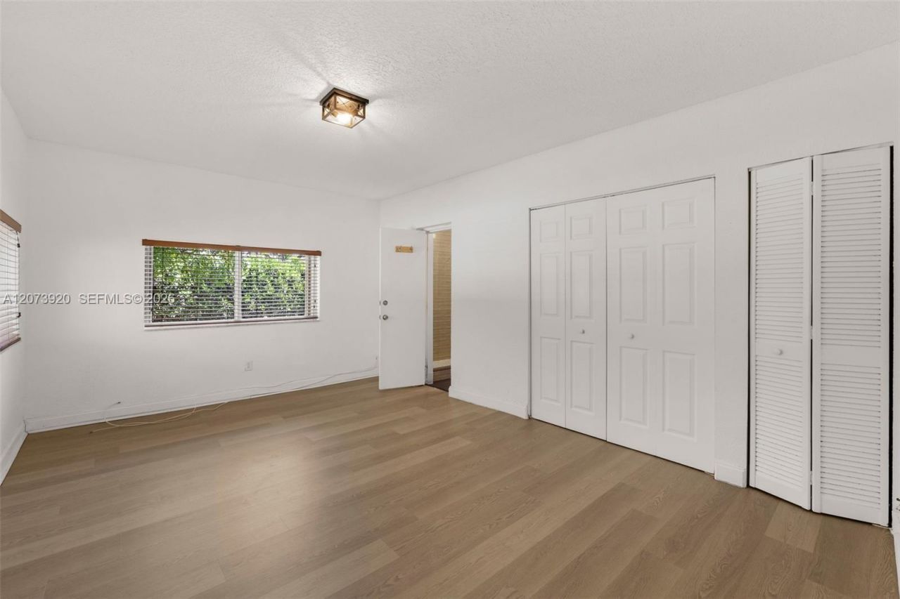8261 SW 142nd St , Palmetto Bay, FL 33158 Photo