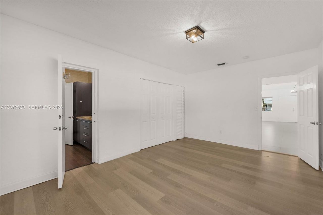 8261 SW 142nd St , Palmetto Bay, FL 33158 Photo