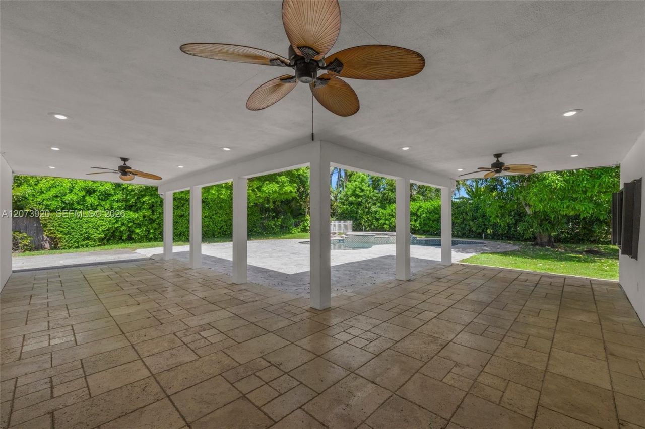 8261 SW 142nd St , Palmetto Bay, FL 33158 Photo