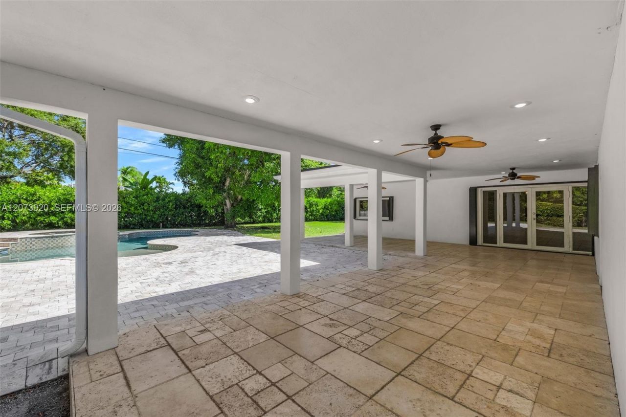 8261 SW 142nd St , Palmetto Bay, FL 33158 Photo