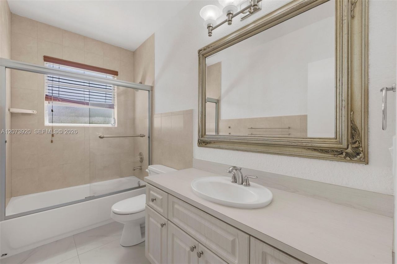 8261 SW 142nd St , Palmetto Bay, FL 33158 Photo