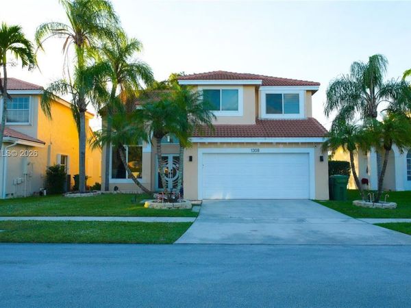 1308 SW 181st Ave , Pembroke Pines, FL 33029