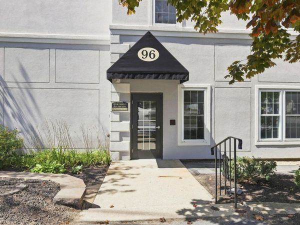 96 River Road, Unit 203, Manchester, NH 03104