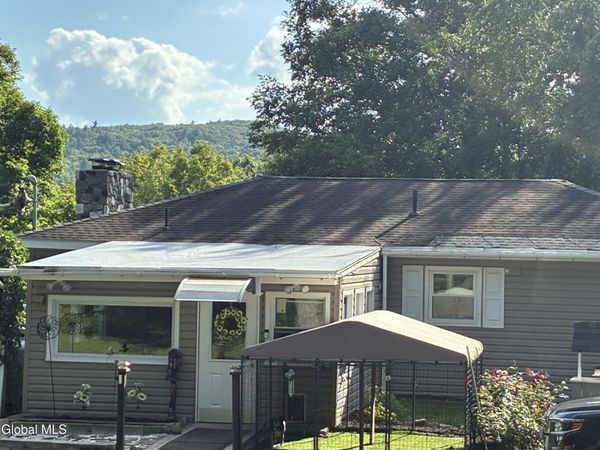 18 Miller Way, Cropseyville, NY 12052