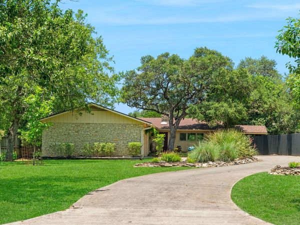 532 N School St., Boerne, TX 78006