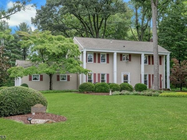 12 Mountain View Dr, Chester, NJ 07930