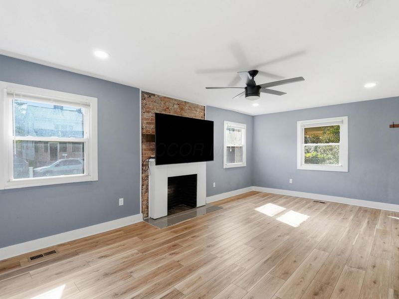 215 Brehl Avenue , Columbus, OH 43222 Photo 8