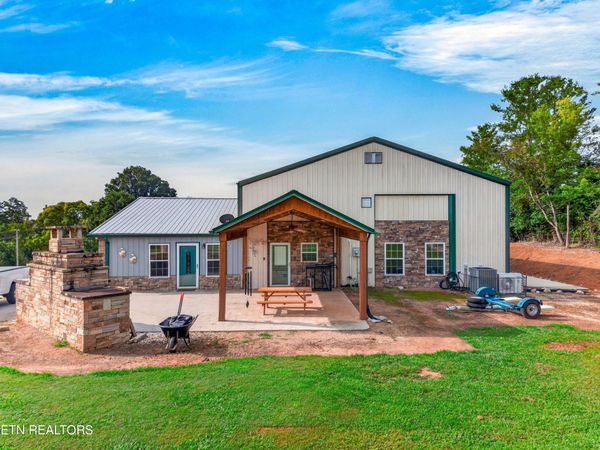 428 Shrader Rd, Dandridge, TN 37725