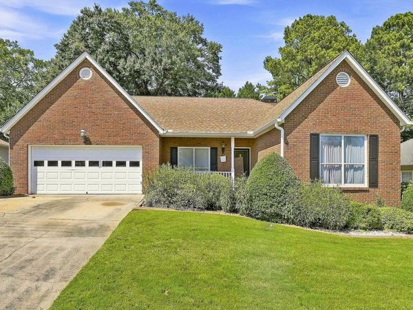 250 Brittany Chase, Fayetteville, GA 30214