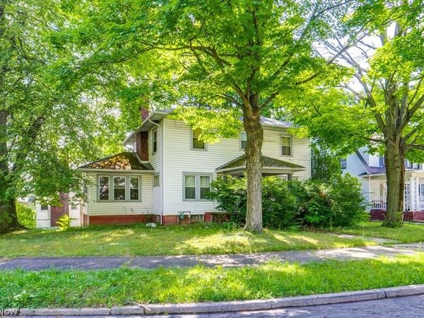 333 Trigonia Drive , Akron, OH 44302