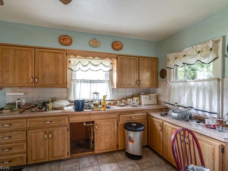 333 Trigonia Drive , Akron, OH 44302 Photo 9