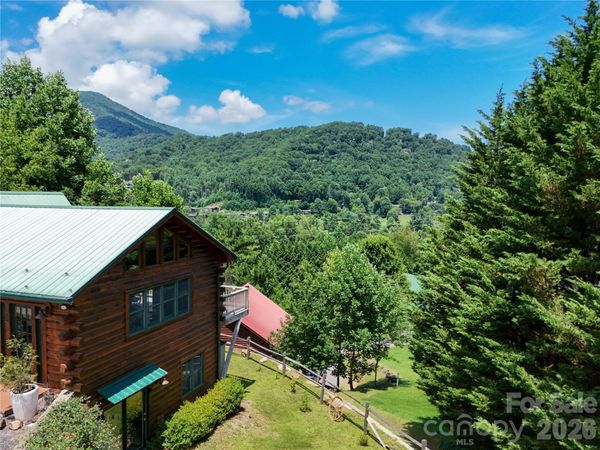 16 Hiawatha Drive , Maggie Valley, NC 28751