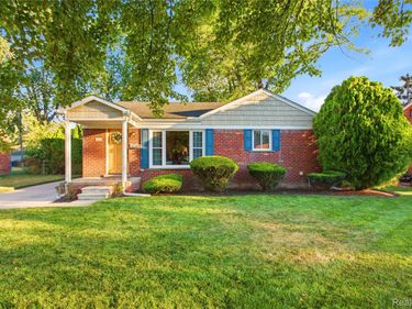 30155 Richland Street, Livonia, Mi 48150