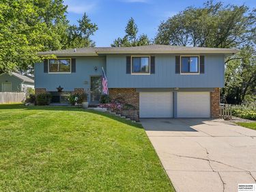 7605 Gertrude Street, La Vista, NE 68128