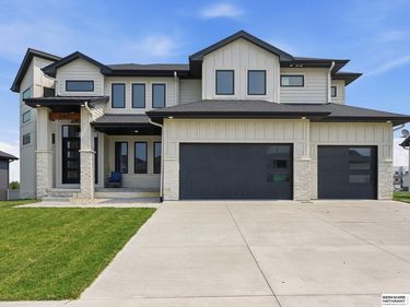 6461 S 208th Street, Omaha, NE 68022