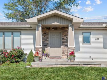 805 Country View, Firth, NE 68358