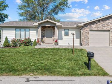 805 Country View, Firth, NE 68358
