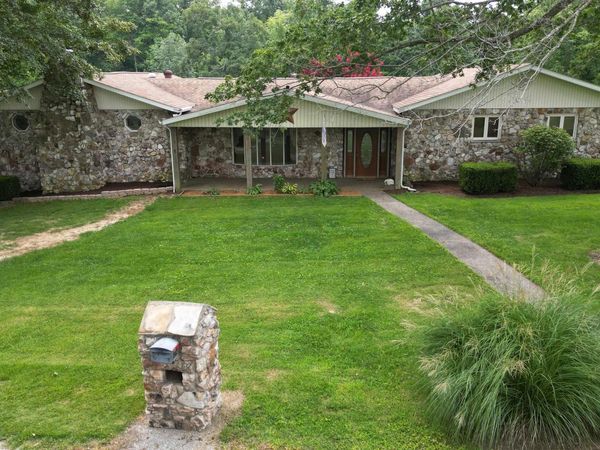 9230 E State Route 146 E Highway, Dongola, IL 62926