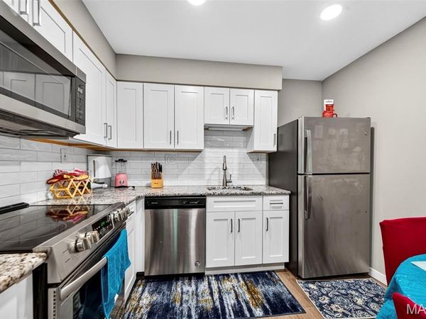 12806 Portulaca Drive , St Louis, MO 63146