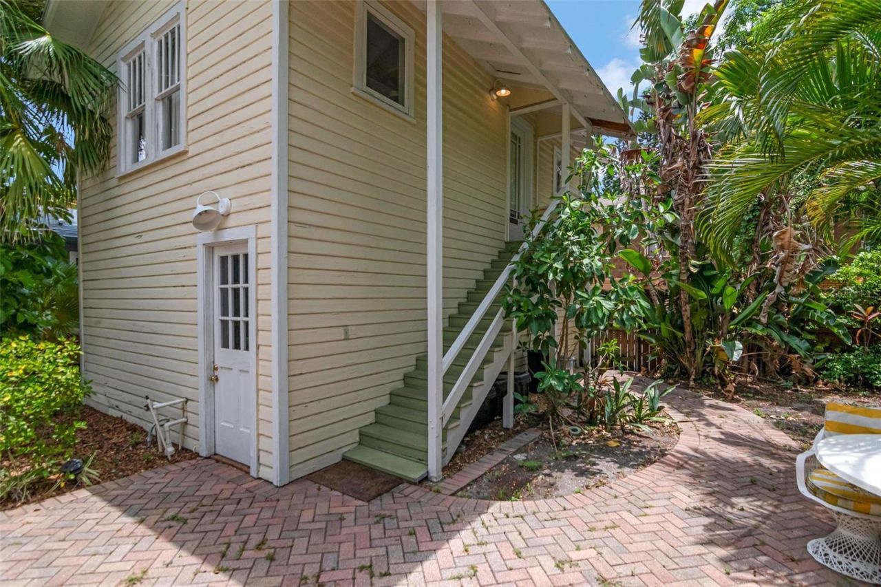 126 8th Avenue Ne, Unit 1/2, Saint Petersburg, FL 33701 Photo