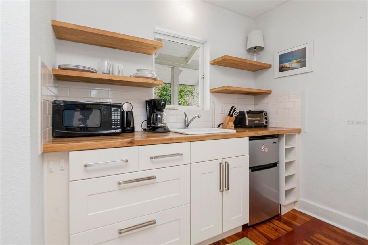 126 8th Avenue Ne, Unit 1/2, Saint Petersburg, FL 33701 Photo