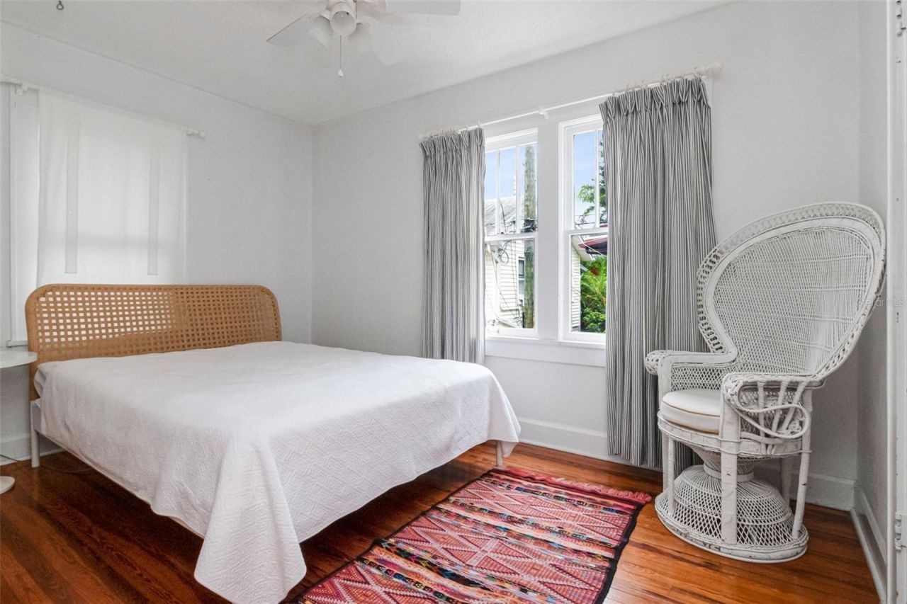 126 8th Avenue Ne, Unit 1/2, Saint Petersburg, FL 33701 Photo