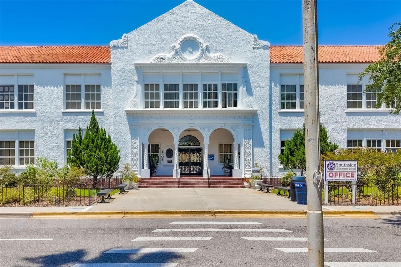 2702 Grand Cayman Street, Sarasota, FL 34231 Photo