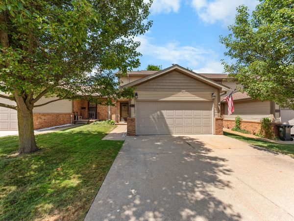 908 Moore Drive, Chelsea, MI 48118