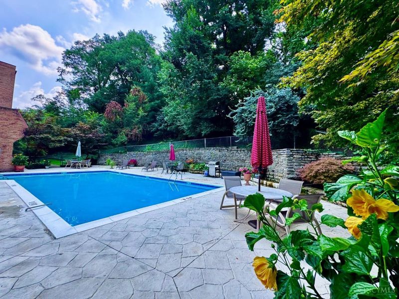 3533 Amberacres Drive, Unit 405E, Cincinnati, OH 45237 Photo 59