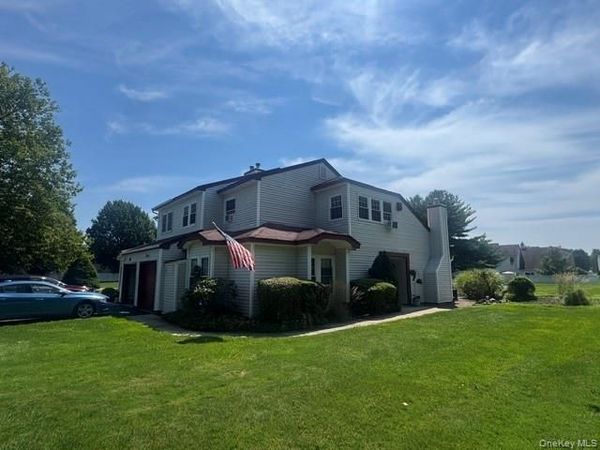 14 Potomac Court, Unit 14, Coram, NY 11727
