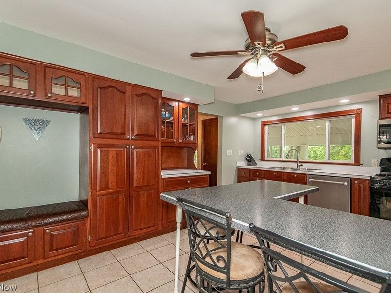 8831 Pine Tree Drive , Macedonia, OH 44056 Photo 13