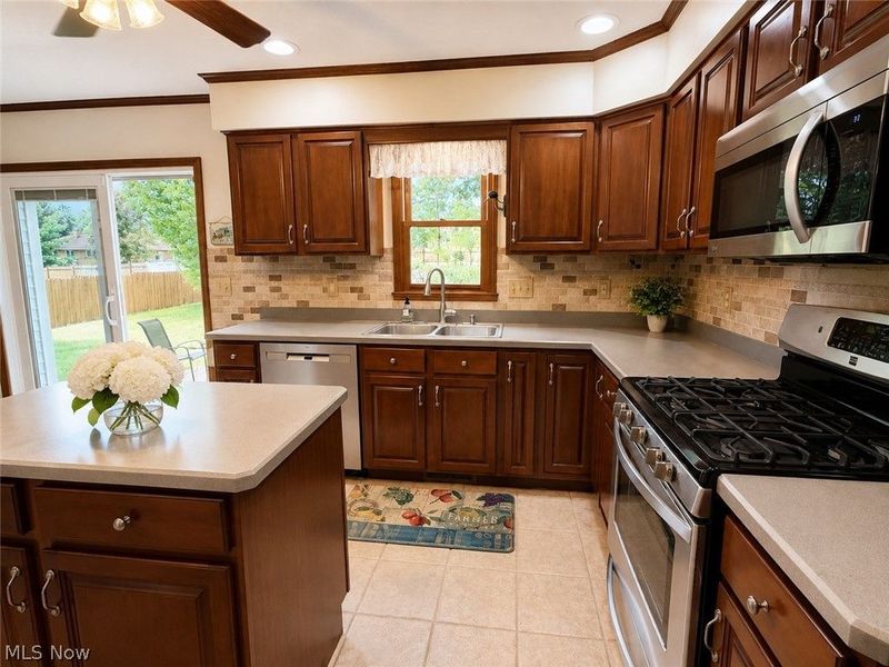 2975 Vincent Drive, Seven Hills, OH 44131 Photo 7