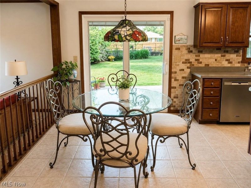 2975 Vincent Drive, Seven Hills, OH 44131 Photo 8