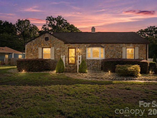 2561 Lumina Avenue, Charlotte, NC 28208