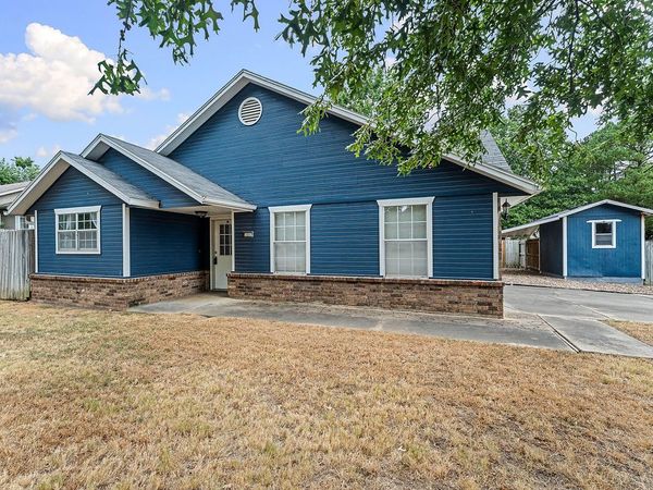 1600 S 26th Place, Rogers, AR 72758