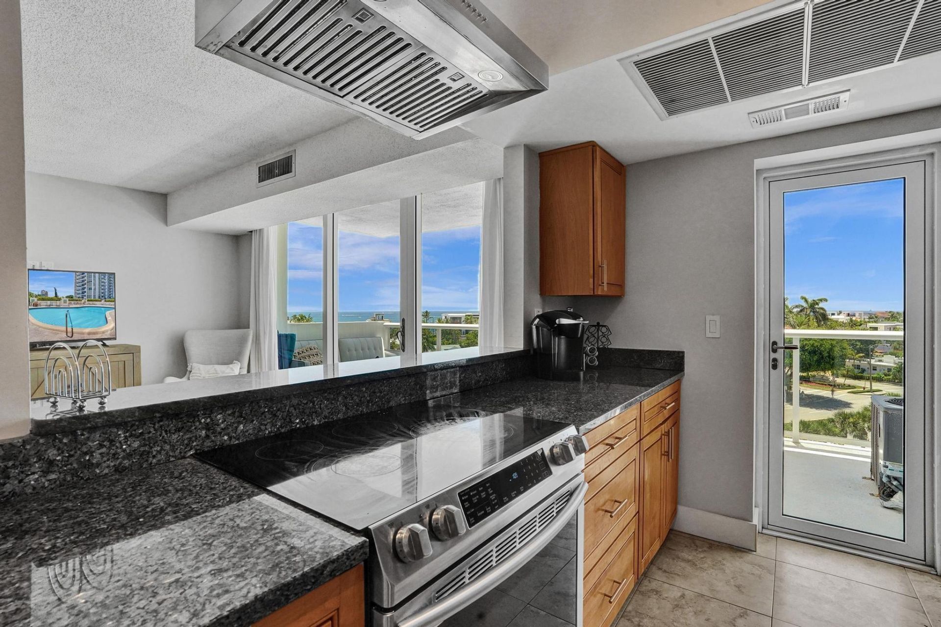 2715 N Ocean Boulevard, Unit 6C, Fort Lauderdale, FL 33308 Photo