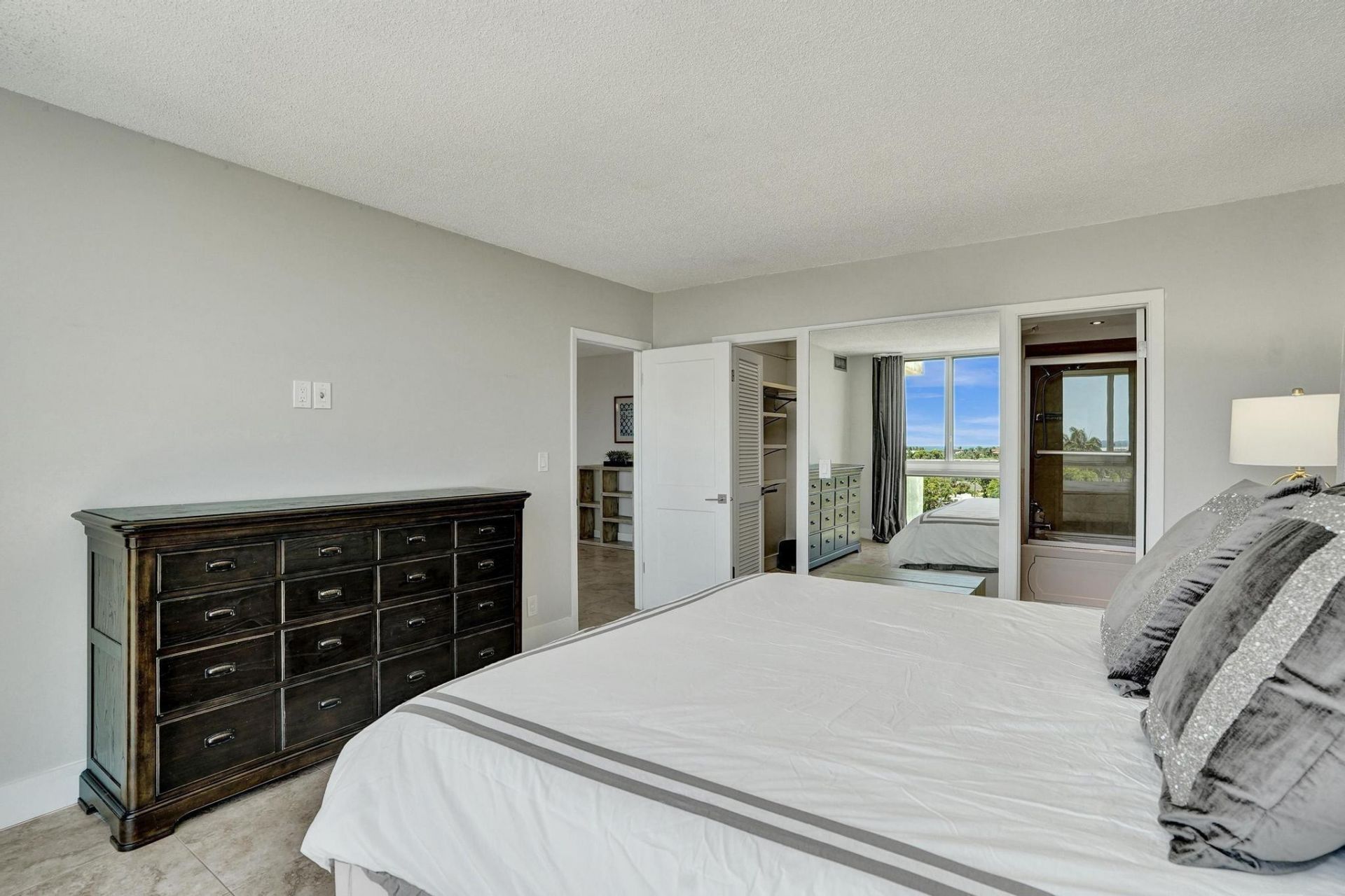 2715 N Ocean Boulevard, Unit 6C, Fort Lauderdale, FL 33308 Photo