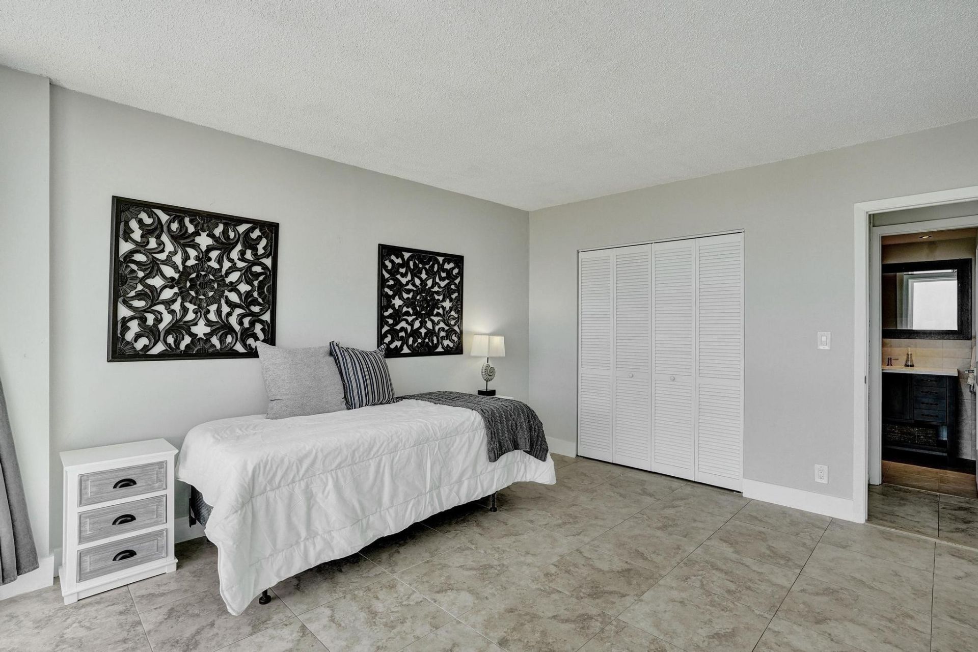 2715 N Ocean Boulevard, Unit 6C, Fort Lauderdale, FL 33308 Photo